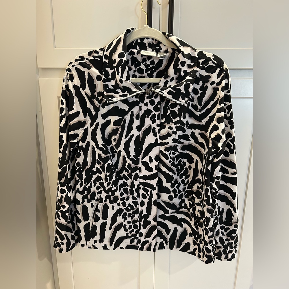 Stylish Black and White Animal Print Women's Jacket